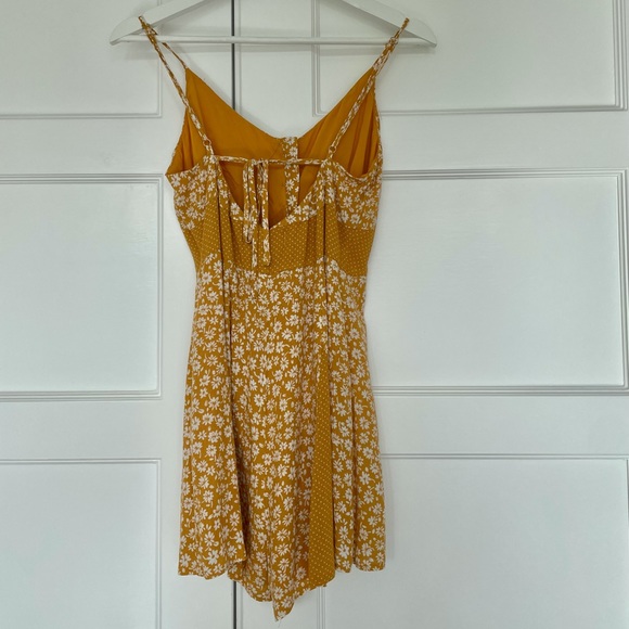CLOSET SALE- NWT Mahina Floral and Dots Yellow Women’s Romper from Hawaii - Picture 2 of 6